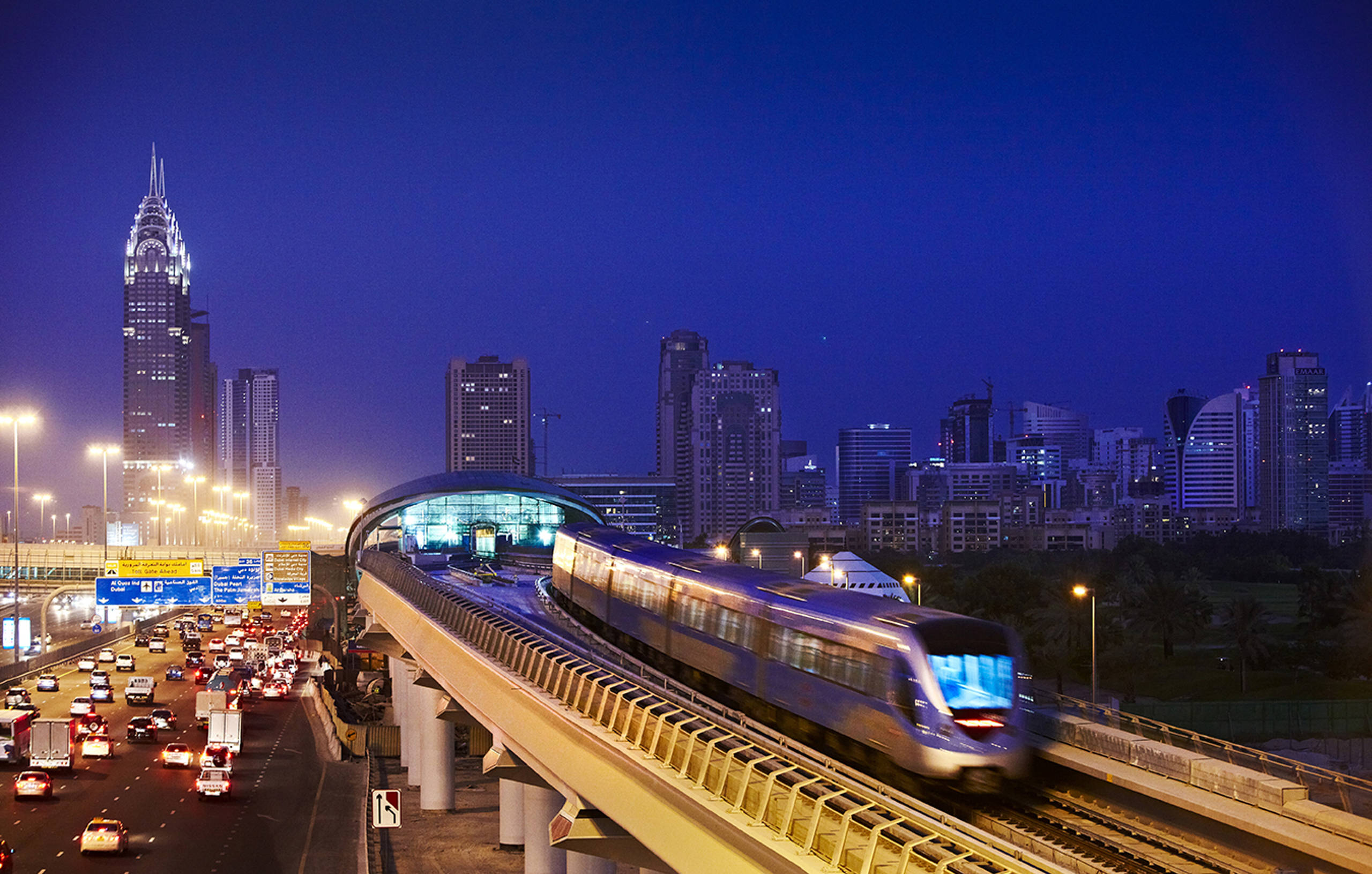 The Jotun solutions used for the Dubai Metro include Jotafloor to give the floor abrasion protection, Penguard and Hardtop for steel protection, and Steelmaster for fire protection.