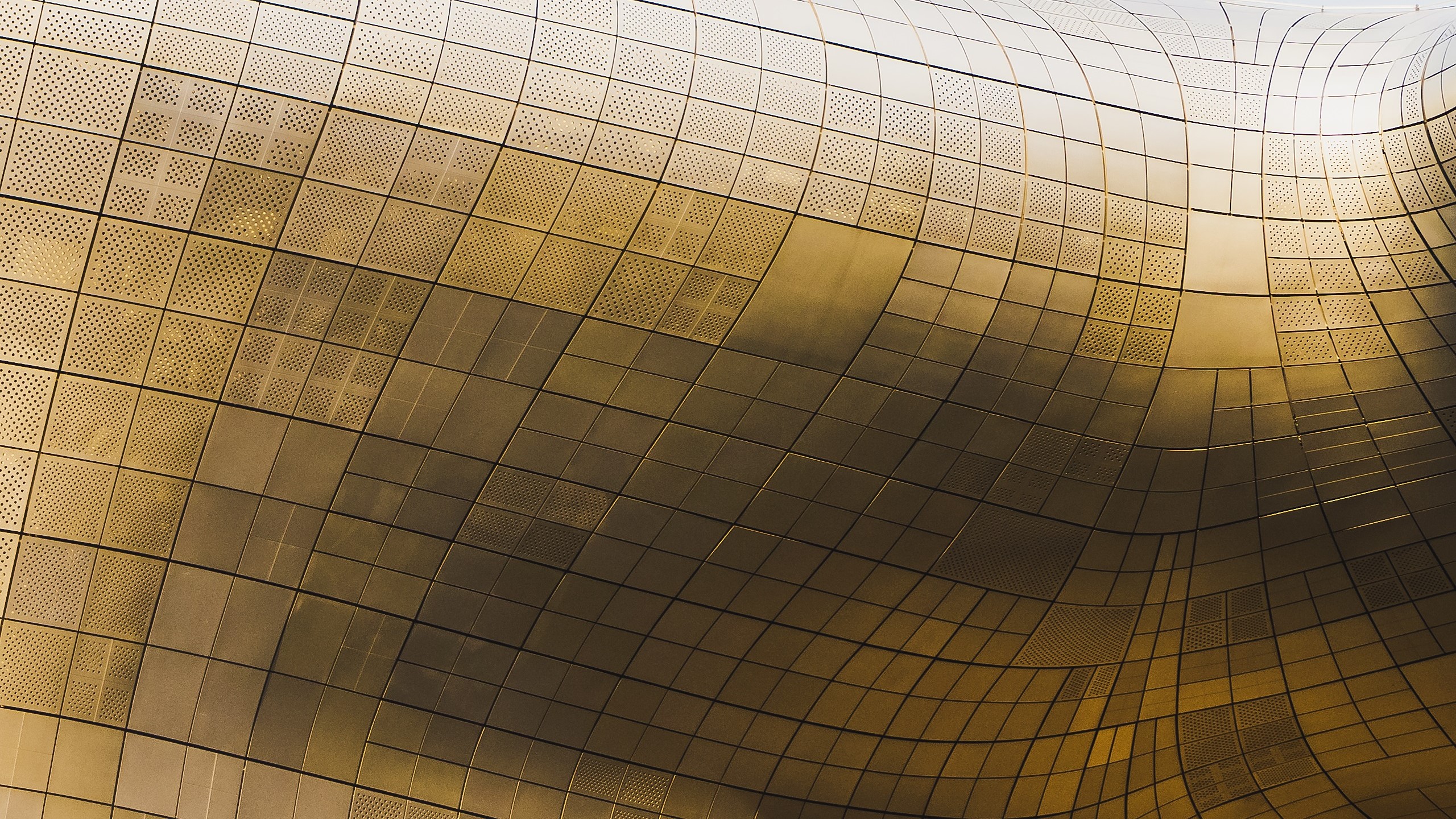 pearl gold metallic